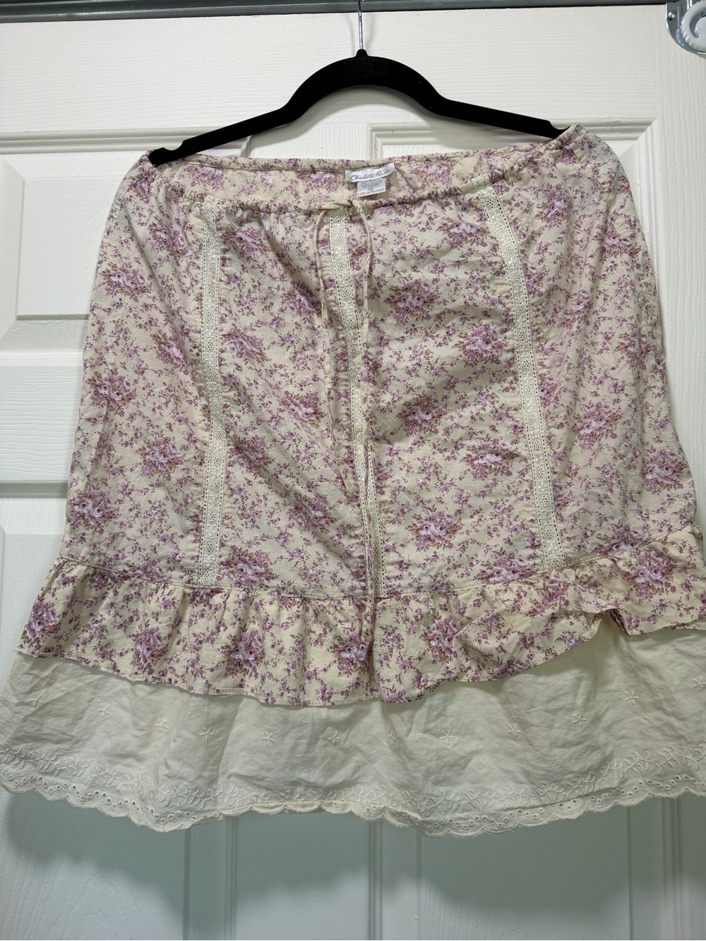 Charlotte Russe Cream Mini Skirt with Lavender Floral Print - Picture 1 of 5